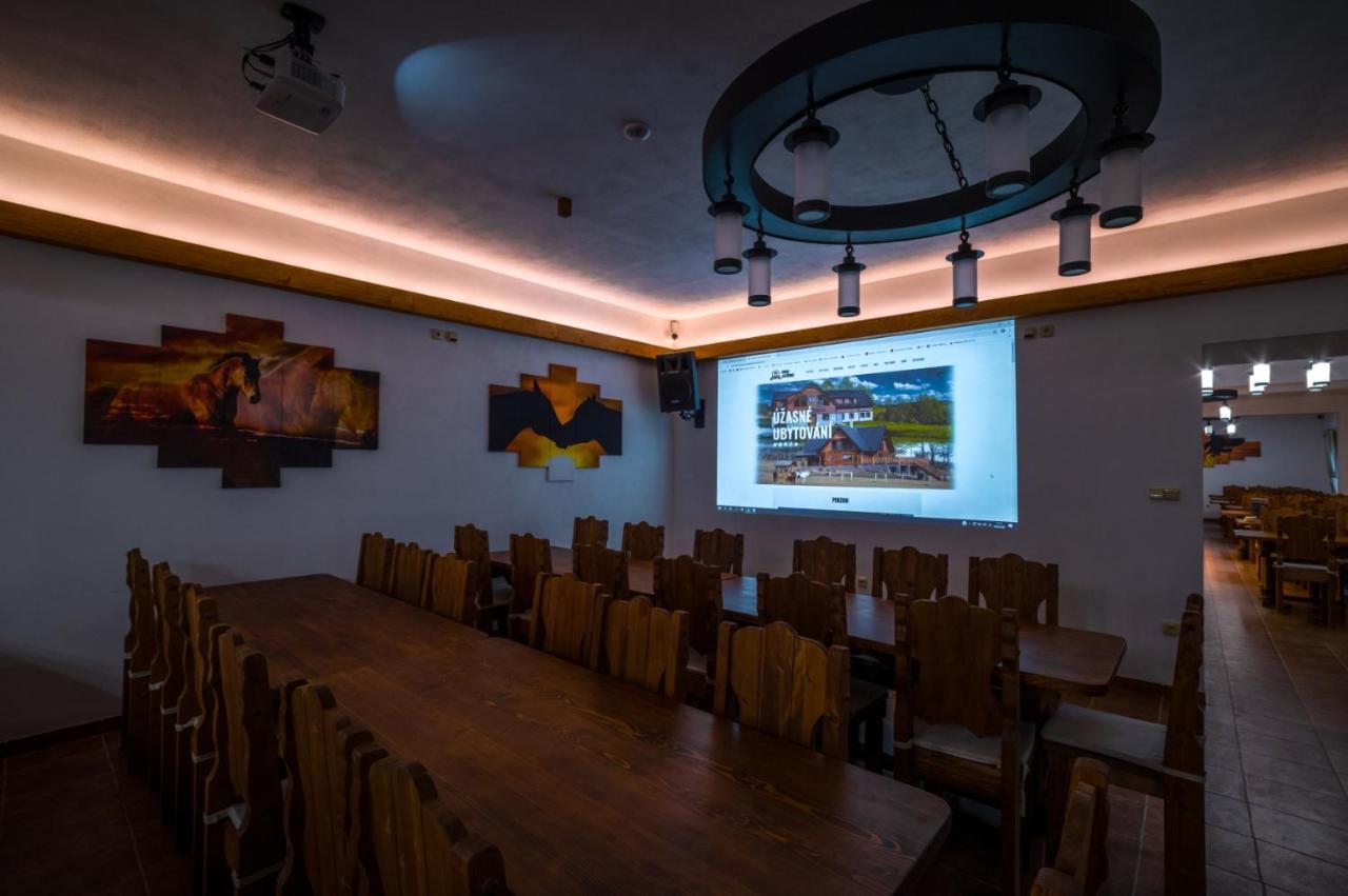 Hermanicky Ranch Jestrebice酒店 外观 照片