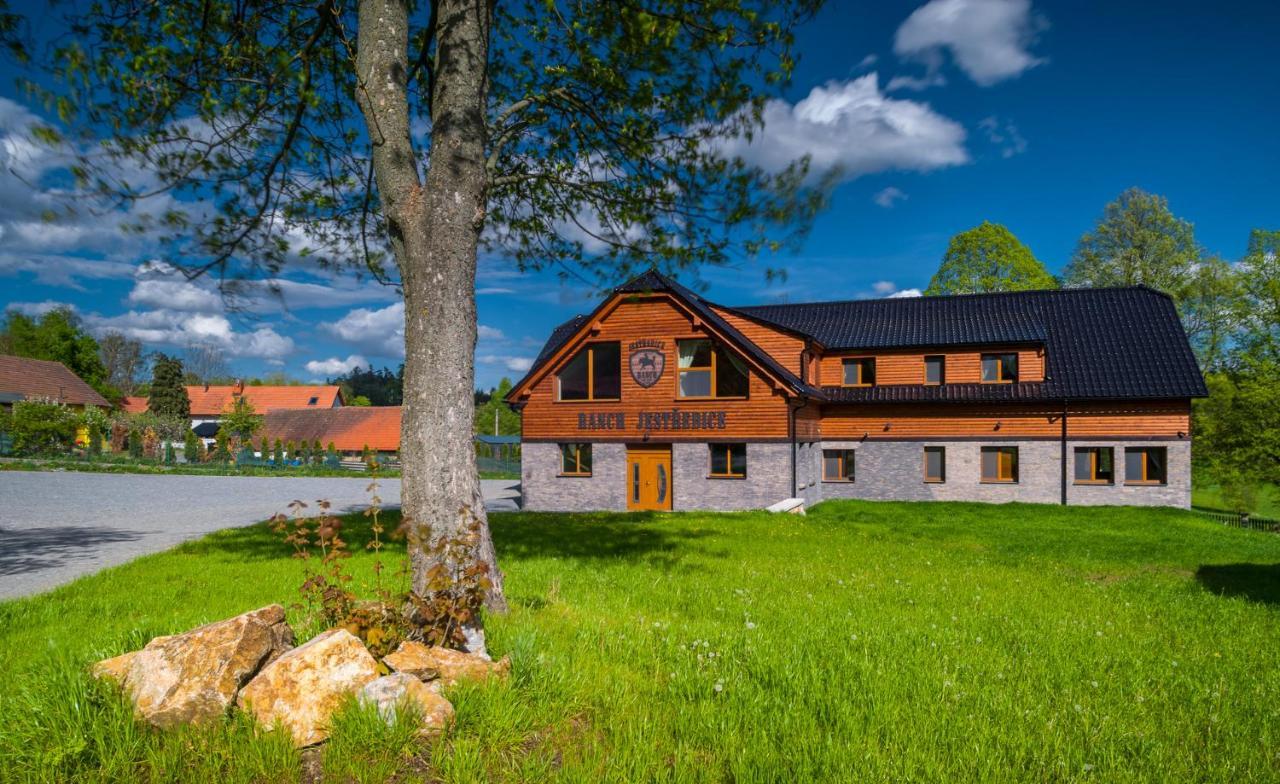 Hermanicky Ranch Jestrebice酒店 外观 照片