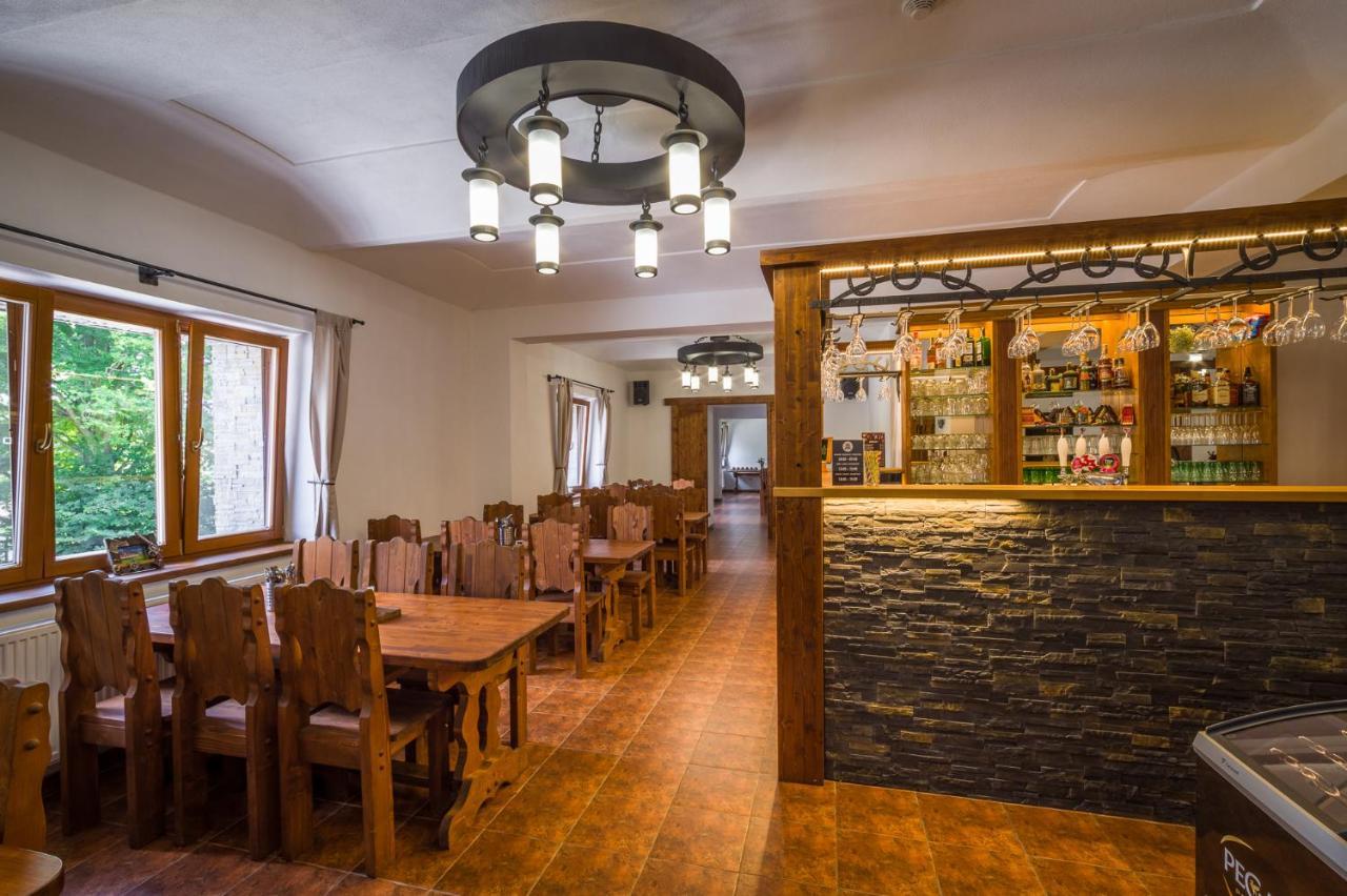Hermanicky Ranch Jestrebice酒店 外观 照片