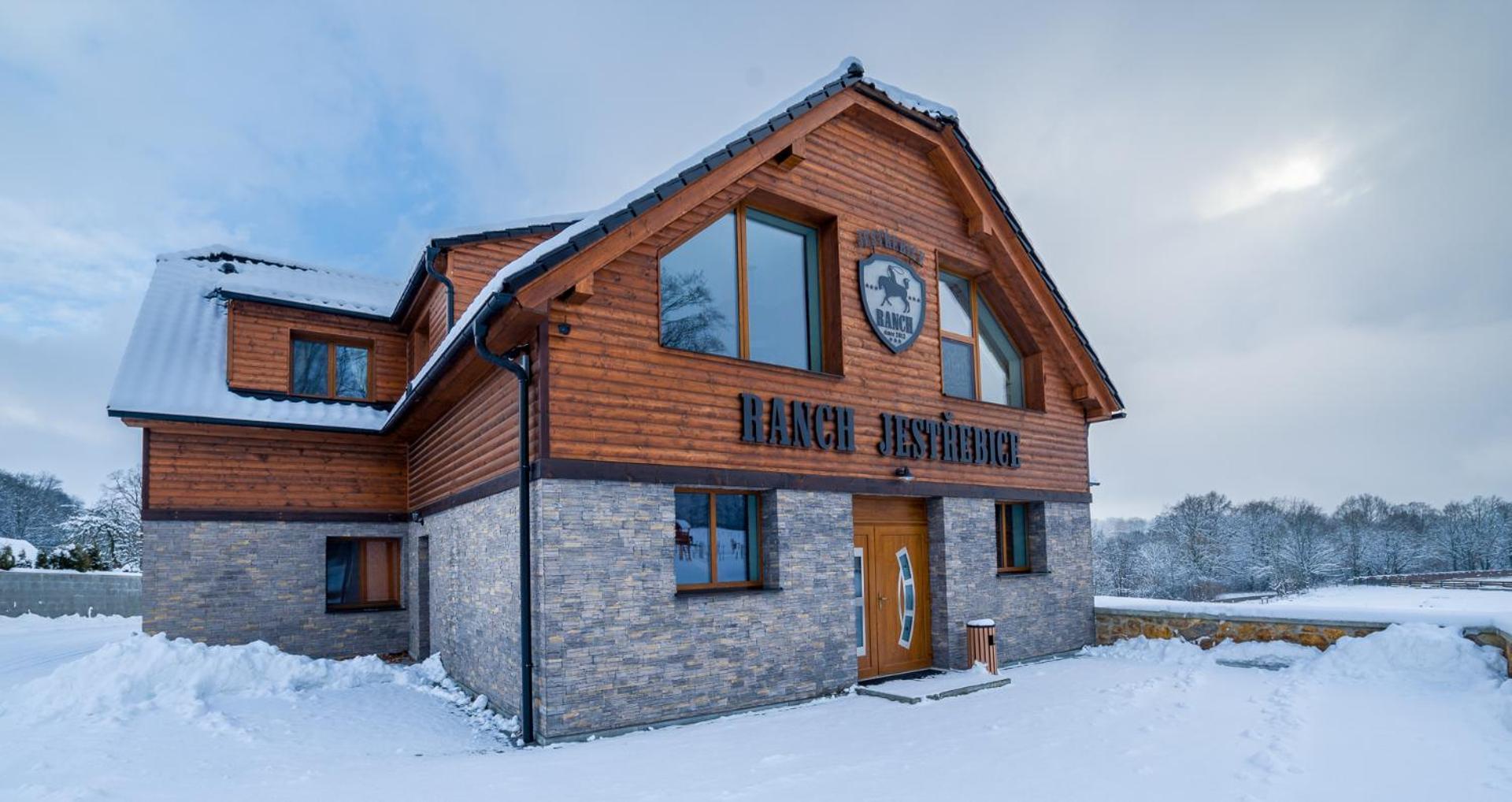 Hermanicky Ranch Jestrebice酒店 外观 照片